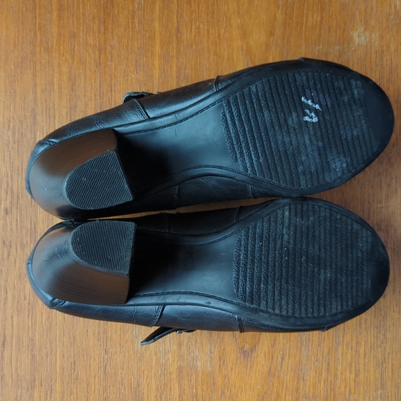 Jasmin Collection black heeled ankle booties. Gently used. - Picture 6 of 7